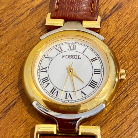 Vintage 90’s Fossil Watch - Picture 4 of 10